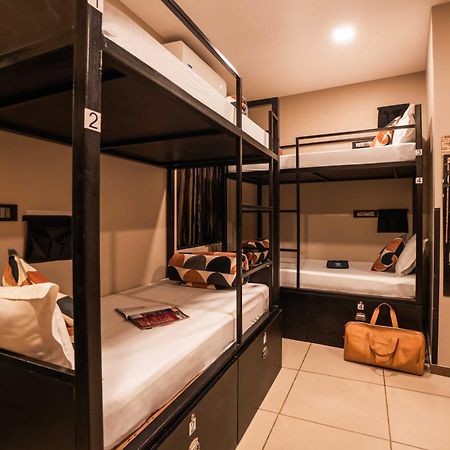 Zostel Mumbai Hostel Bagian luar foto
